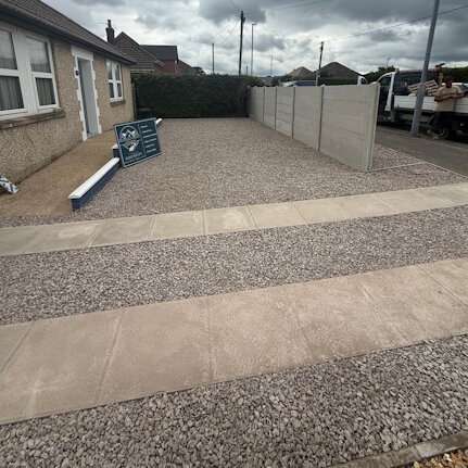 Gravel Garden and driveway